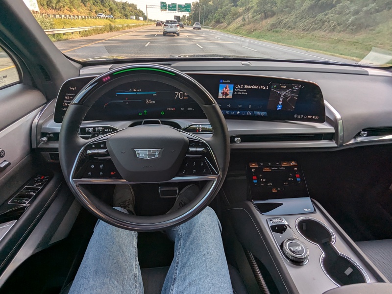 2026 Cadillac Vistiq Sport ・  Photo by Brady Holt