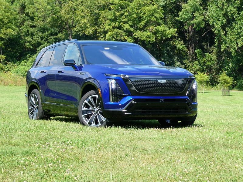 2026 Cadillac Vistiq Road Test and Review
