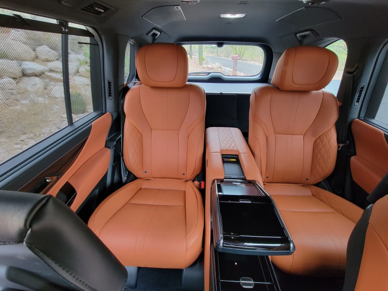 2025 Lexus LX700h ・  Photo by Ron Sessions