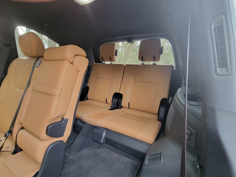 2025 Lexus LX700h ・  Photo by Ron Sessions