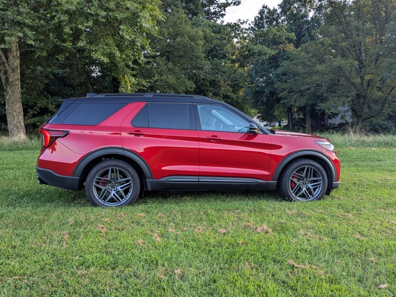 2025 Ford Explorer ST ・  Photo by Brady Holt