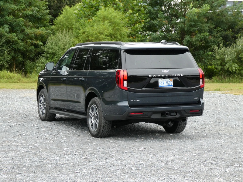 2025 Ford Expedition Max Active ・  Photo by Brady Holt