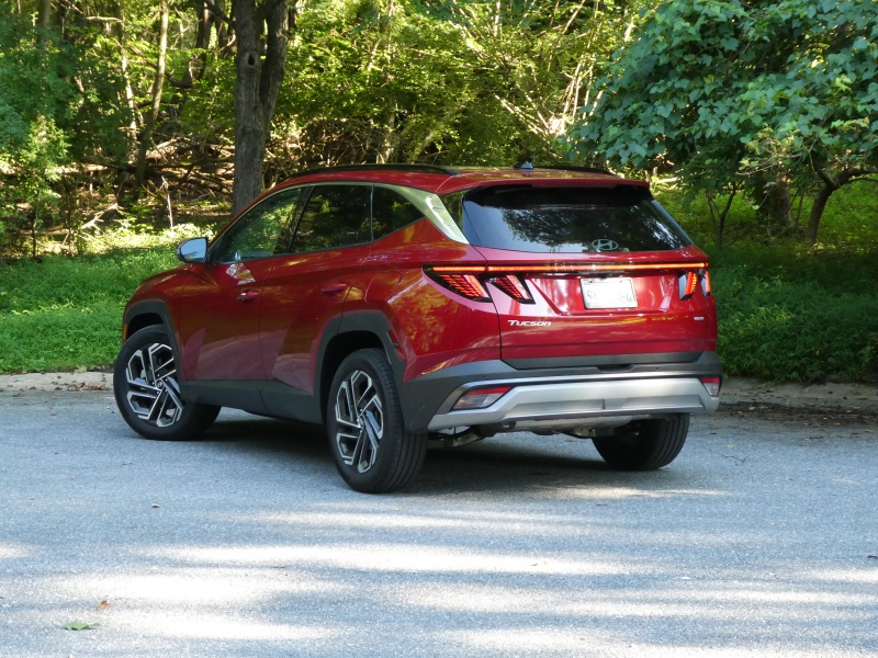2025 Hyundai Tucson Limited ・  Photo by Brady Holt