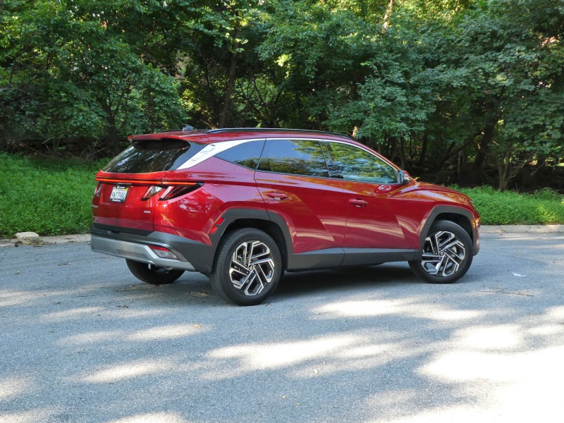 2025 Hyundai Tucson Limited ・  Photo by Brady Holt