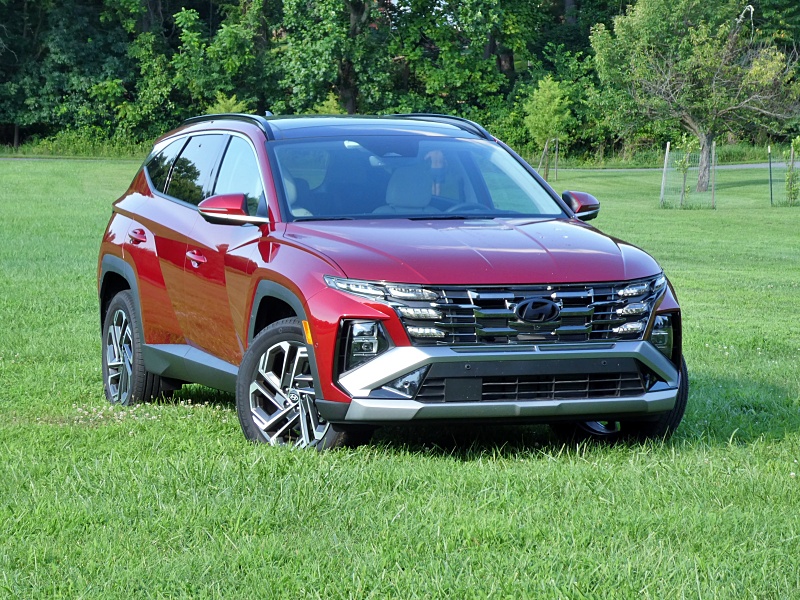 2025 Hyundai Tucson Limited ・  Photo by Brady Holt