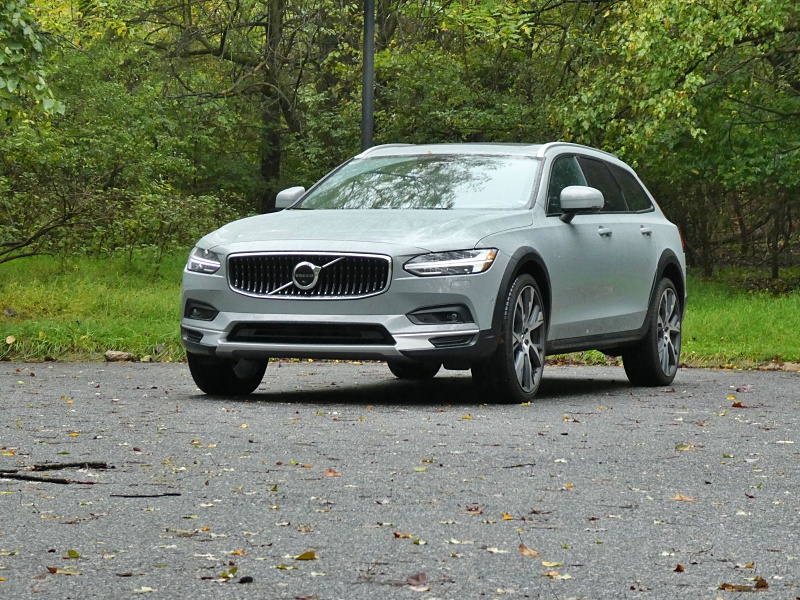 2025 Volvo V90 Cross Country ・  Photo by Brady Holt