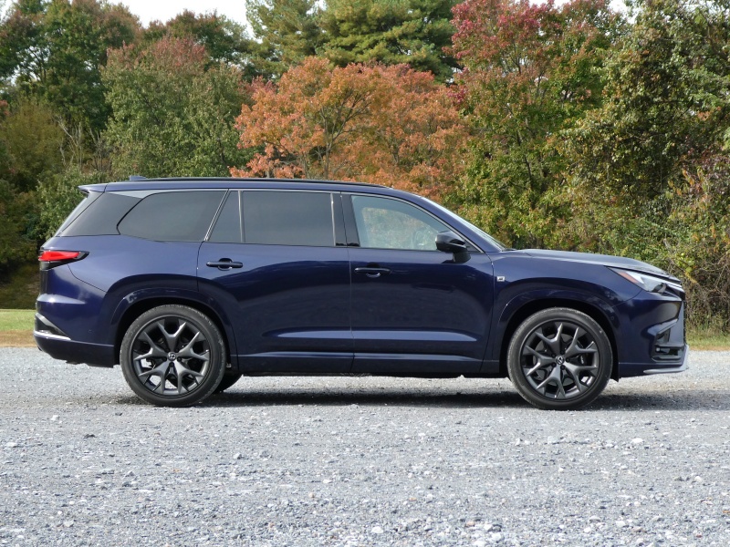 2025 Lexus TX 500h ・  Photo by Brady Holt