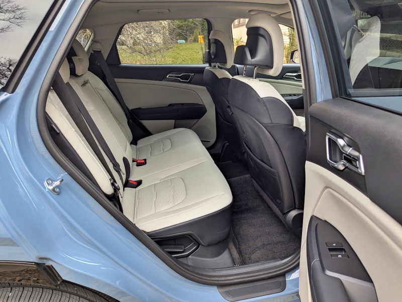 2026 Kia Sportage Hybrid SX Prestige ・  Photo by Brady Holt