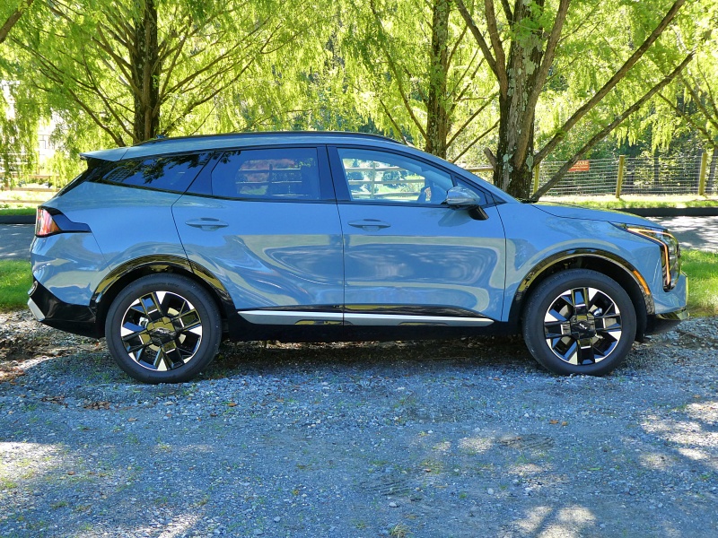 2026 Kia Sportage Hybrid SX Prestige ・  Photo by Brady Holt