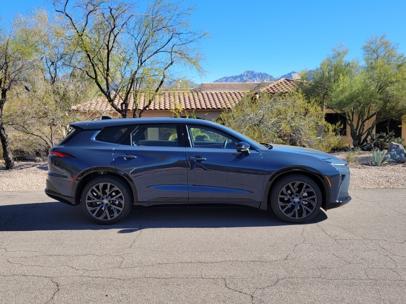 2026 Toyota Crown Signia Limited ・  Photo by Ron Sessions