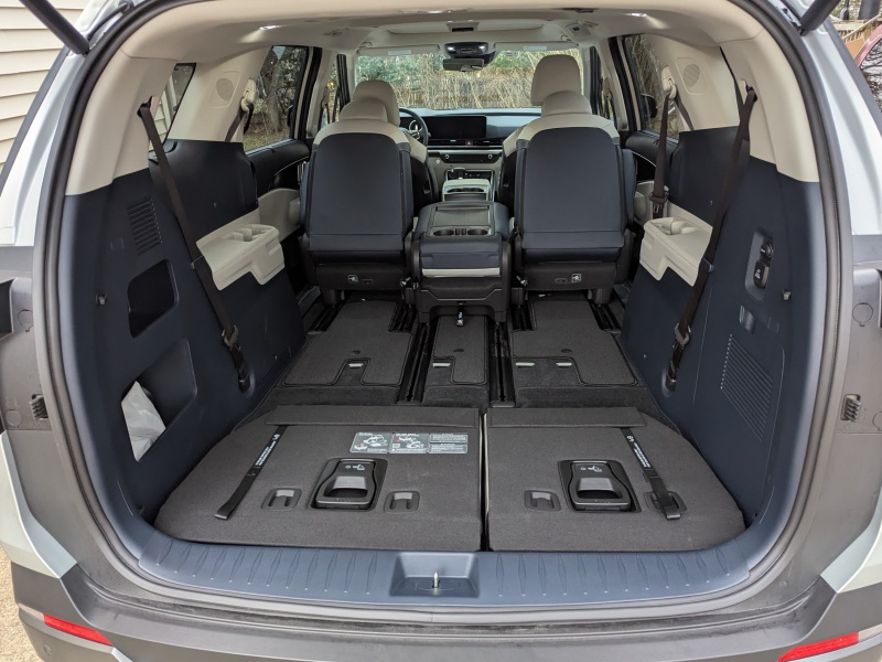 2026 Kia Carnival SX Prestige ・  Photo by Brady Holt