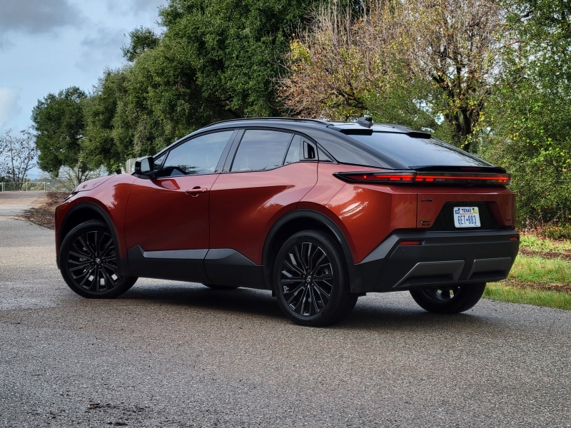 2026 Toyota C-HR ・  Photo by Ron Sessions