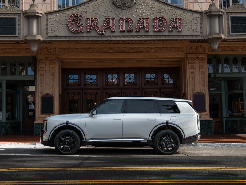 2027 Kia Telluride Hybrid SXP ・  Photo by Kia