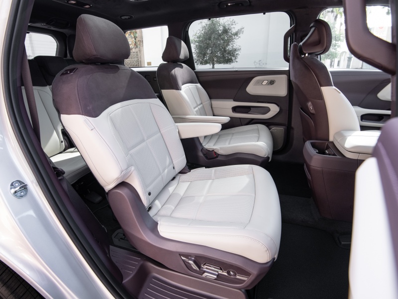 2027 Kia Telluride Hybrid SXP ・  Photo by Kia