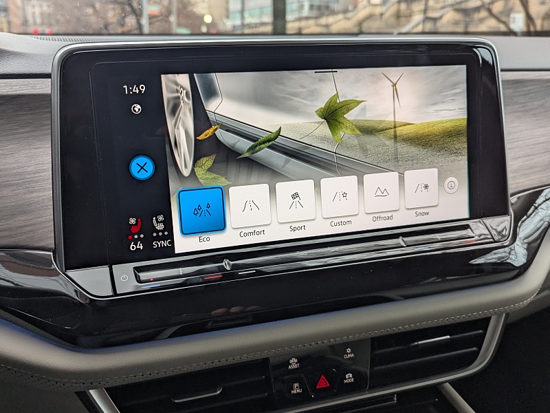 2026 Volkswagen Atlas SEL Premium R-Line ・  Photo by Brady Holt