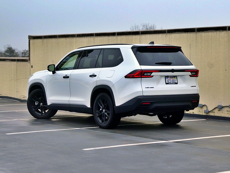 2026 Toyota Grand Highlander Hybrid Nightshade  ・  Photo by Brady Holt