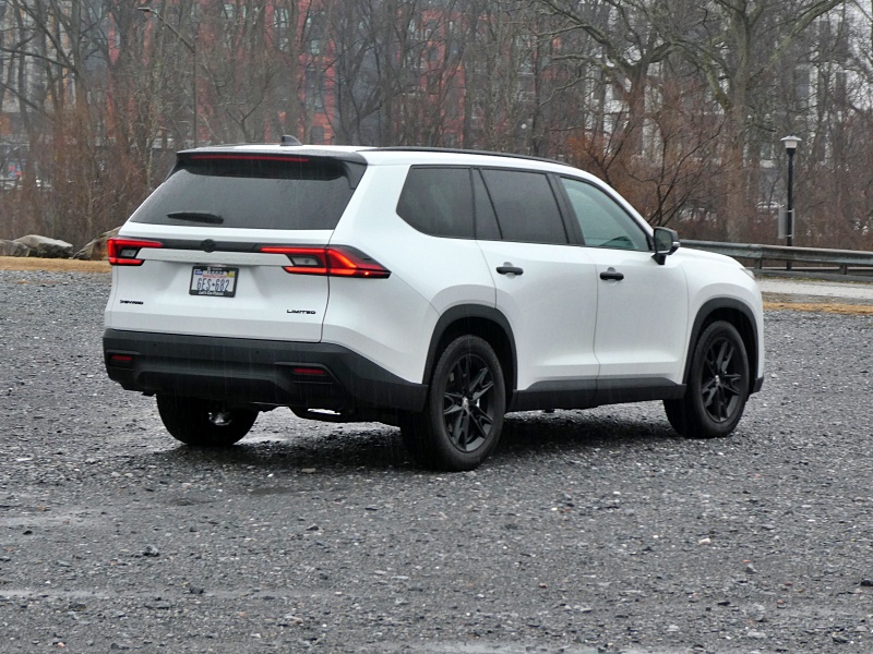 2026 Toyota Grand Highlander Hybrid Nightshade  ・  Photo by Brady Holt