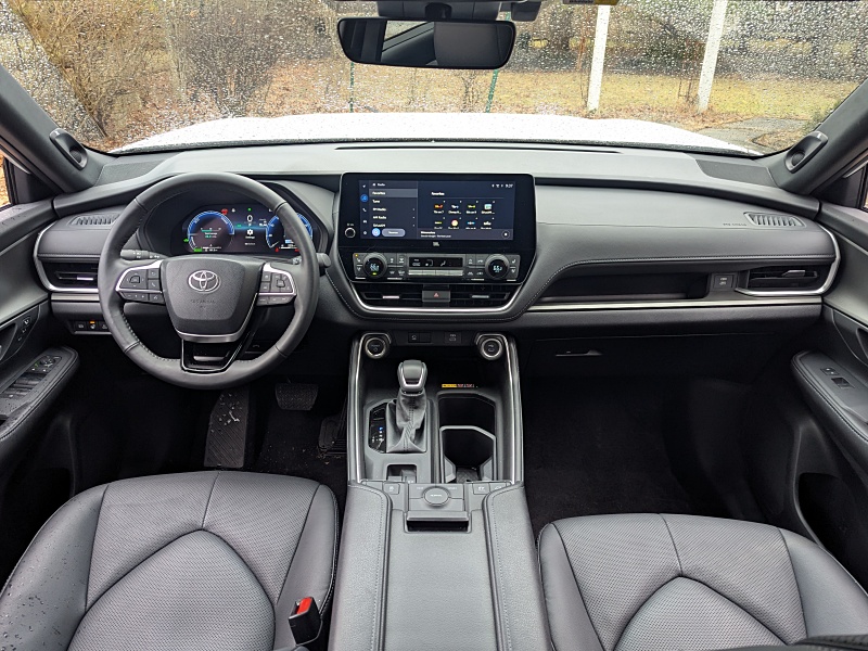 2026 Toyota Grand Highlander Hybrid Nightshade ・  Photo by Brady Holt