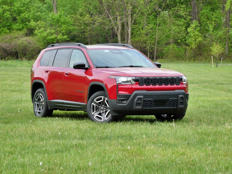 2026 Jeep Cherokee Laredo ・  Photo by Brady Holt