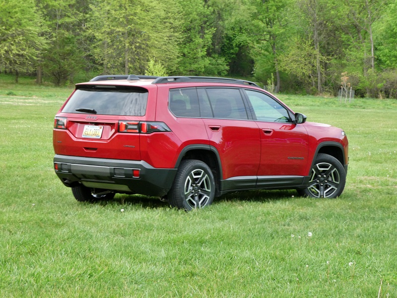 2026 Jeep Cherokee Laredo ・  Photo by Brady Holt