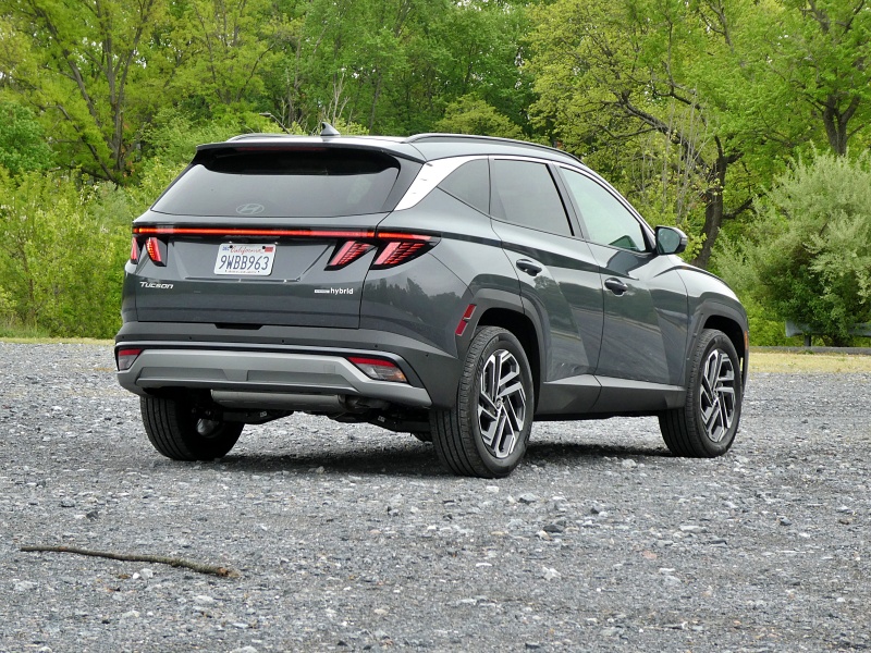 2026 Hyundai Tucson Hybrid Limited ・  Photo by Brady Holt