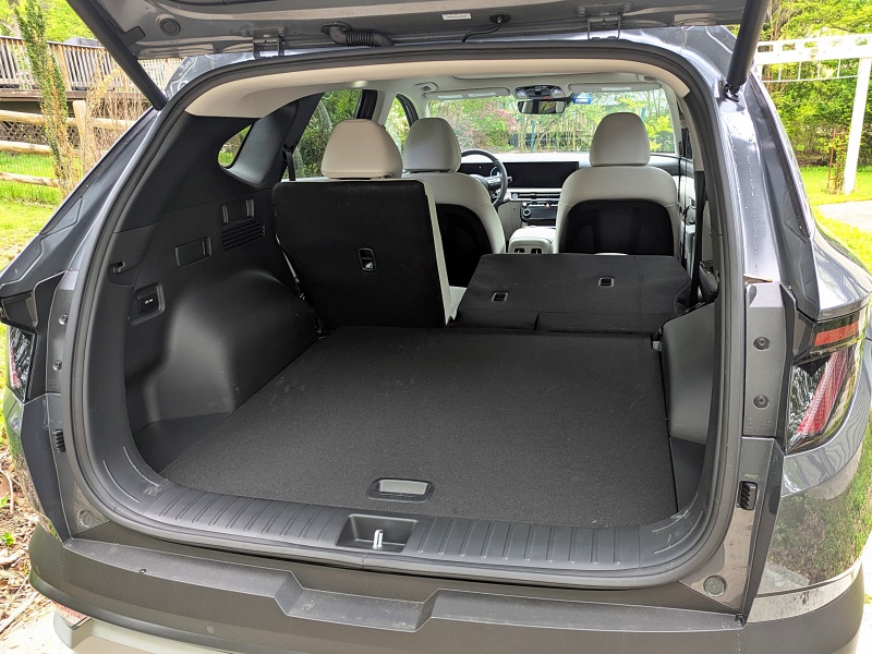 2026 Hyundai Tucson Hybrid Limited ・  Photo by Brady Holt