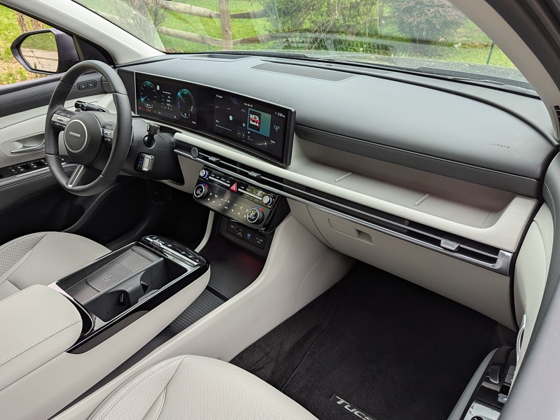 2026 Hyundai Tucson Hybrid Limited ・  Photo by Brady Holt