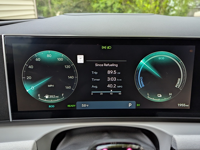2026 Hyundai Tucson Hybrid Limited ・  Photo by Brady Holt