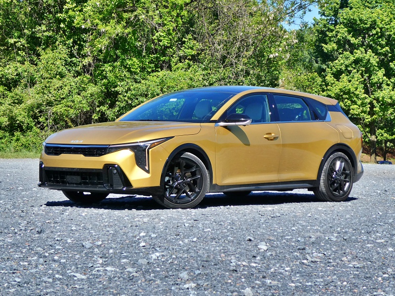 2026 Kia K4 hatchback GT-Line Turbo ・  Photo by Brady Holt
