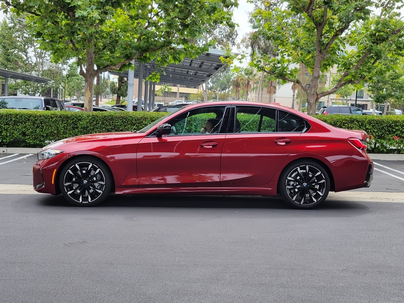 2026 BMW 330i ・  Photo by Ron Sessions