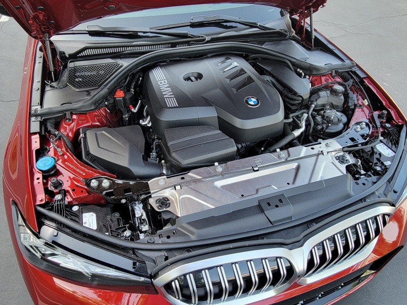2026 BMW 330i ・  Photo by Ron Sessions
