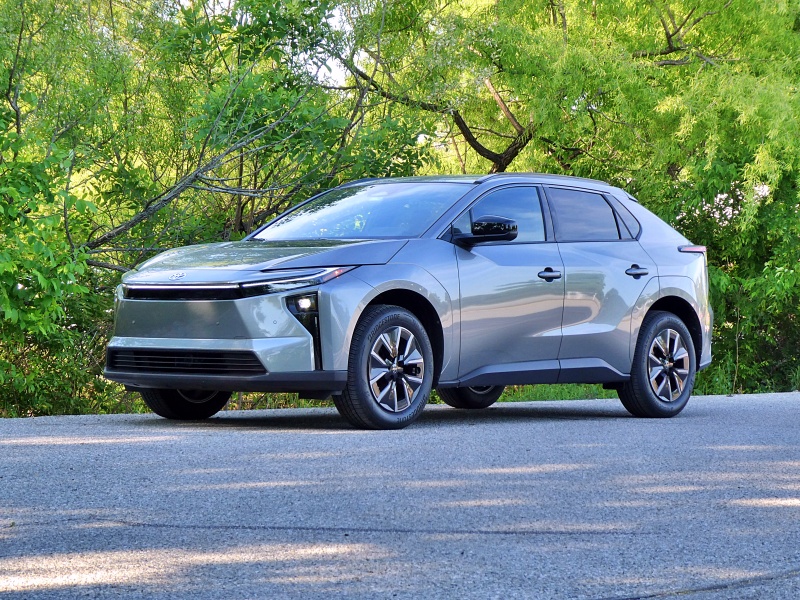 2026 Toyota bZ vs. 2026 Chevrolet Equinox EV Review