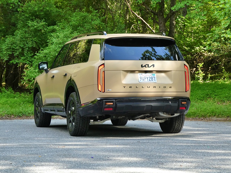 2027 Kia Telluride X-Pro SX Prestige ・  Photo by Brady Holt