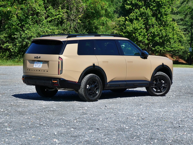 2027 Kia Telluride X-Pro SX Prestige ・  Photo by Brady Holt