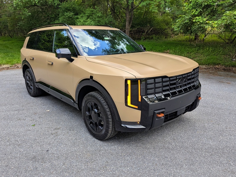2027 Kia Telluride X-Pro SX Prestige ・  Photo by Brady Holt