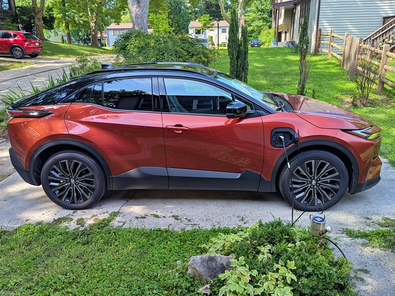 2026 Toyota C-HR XSE ・  Photo by Brady Holt