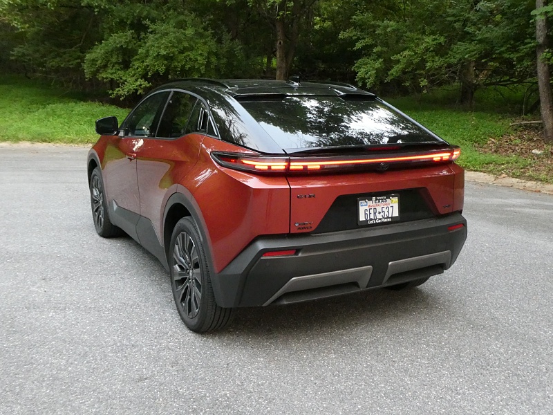 2026 Toyota C-HR XSE ・  Photo by Brady Holt