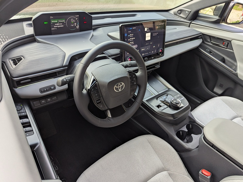 2026 Toyota C-HR XSE ・  Photo by Brady Holt