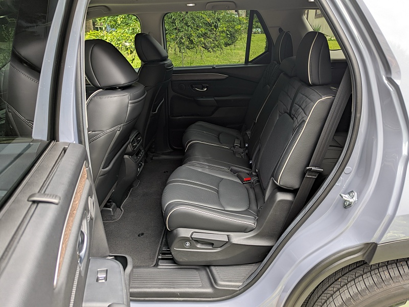 2026 Honda Pilot Elite ・  Photo by Brady Holt