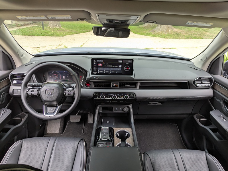 2026 Honda Pilot Elite ・  Photo by Brady Holt