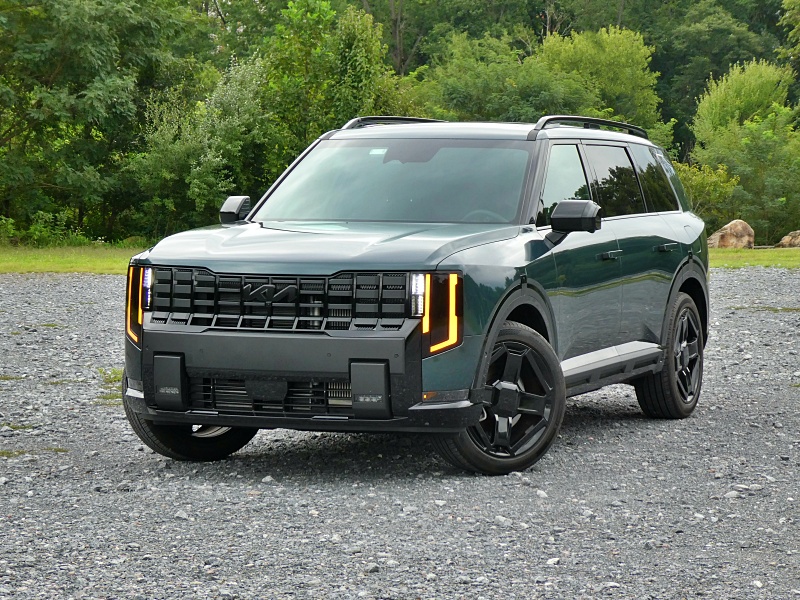 2027 Kia Telluride Hybrid X-Line SX Prestige ・  Photo by Brady Holt