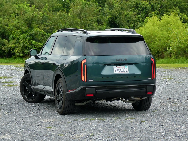 2027 Kia Telluride Hybrid X-Line SX Prestige ・  Photo by Brady Holt