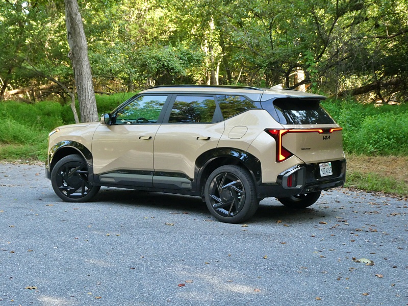 2027 Kia Seltos X-Line SX ・  Photo by Brady Holt