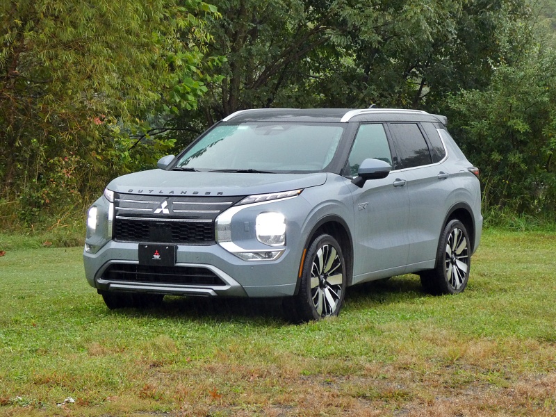 2026 Mitsubishi Outlander PHEV Road Test and Review
