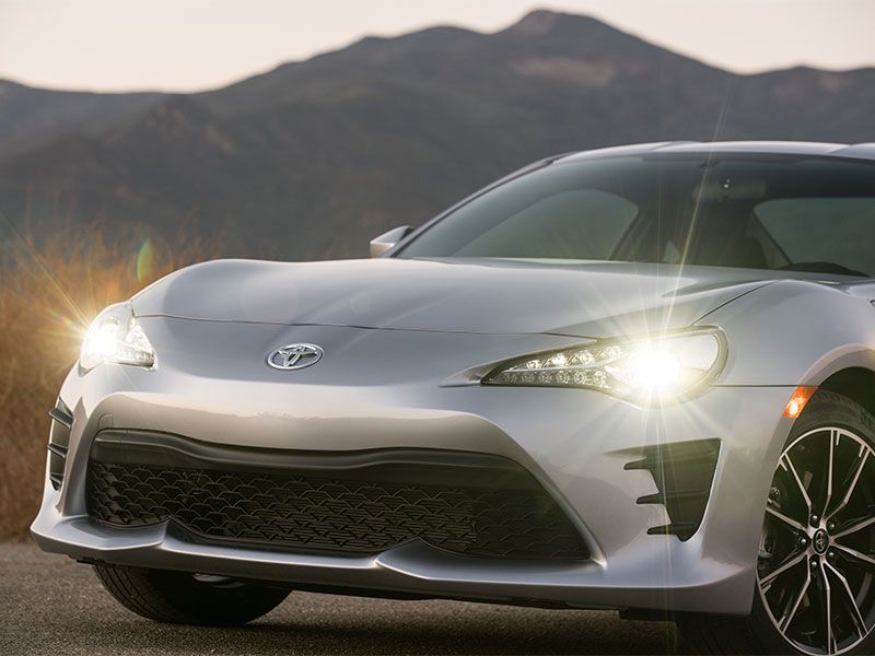 2017 Toyota 86 exterior front nose headlights wheel ・  Photo by Toyota 