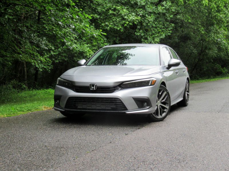 2022 Honda Civic Touring ・  Photo by Brady Holt