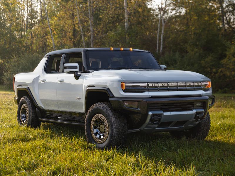 2022 GMC Hummer EV ・  Photo by GMC