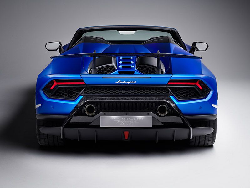  Photo by Lamborghini 