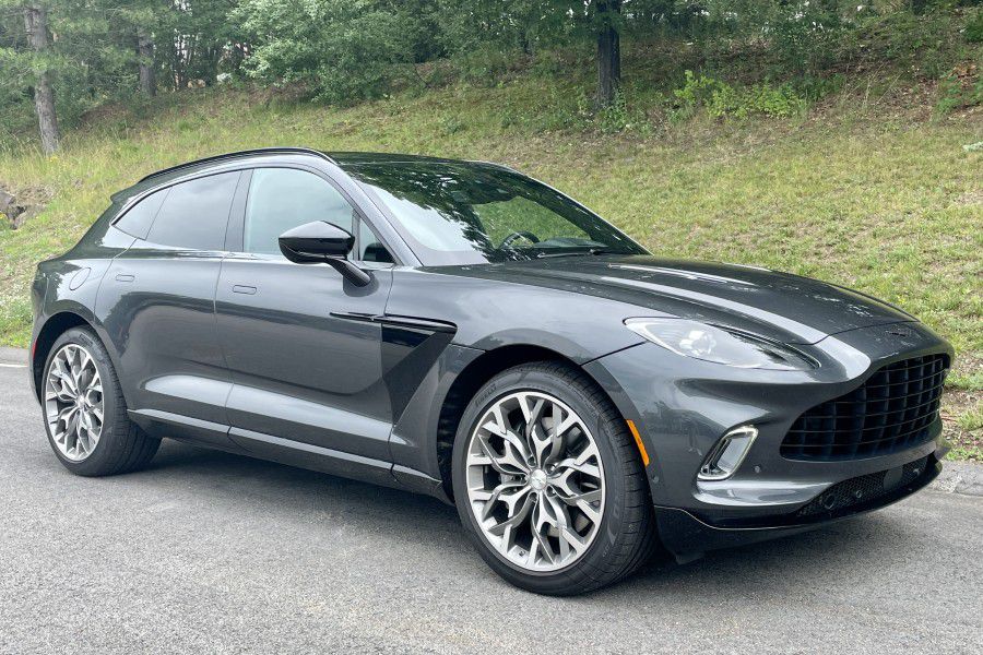2021 Aston Martin DBX Front ・  Photo by Nicole Wakelin