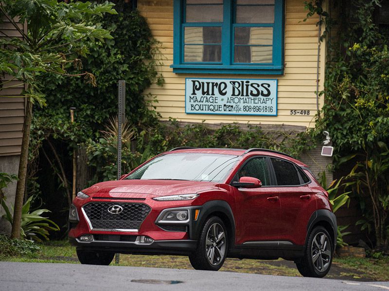 2018 Hyundai Kona front three quarter hero ・  Photo by Hyundai 